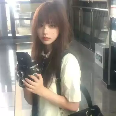 钟由希